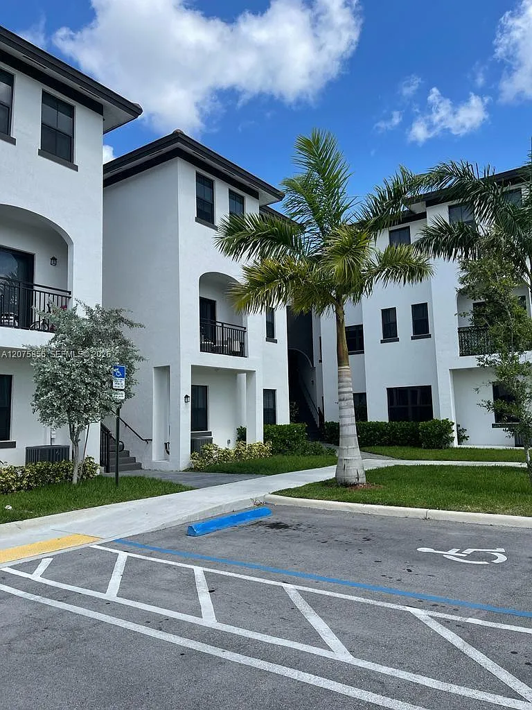Century Park South — Photo 2