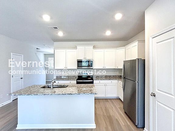 2nd image of 2156 Willow Glen Dr
