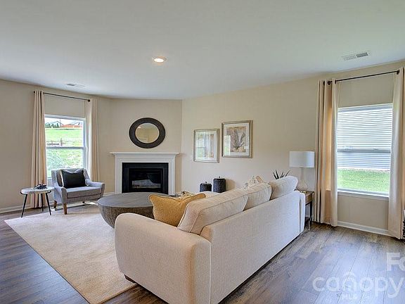 4th image of 220 Hyder Ridge Rd