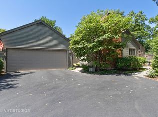 89 Warrington Dr, Lake Bluff, IL