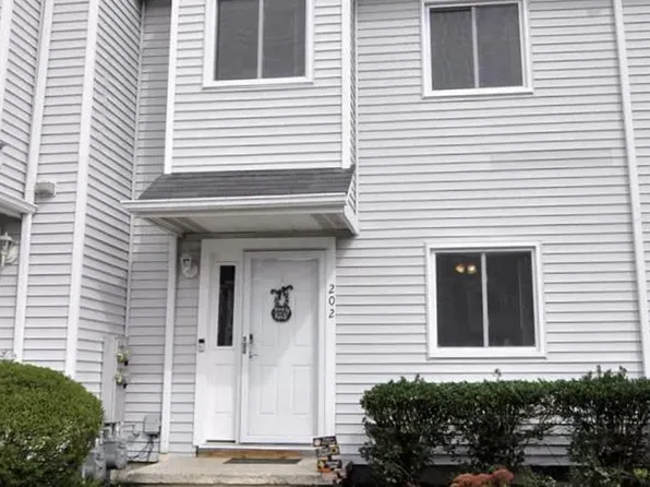 202 Yorktown Blvd, Hammonton, NJ 08037