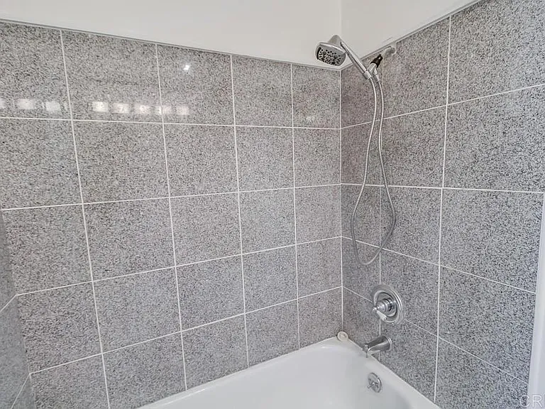 3950 Cleveland Ave #215 — Photo 23