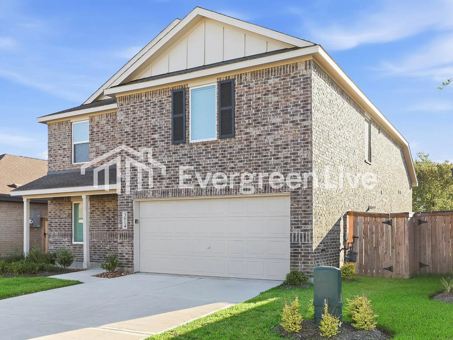 4 bed, 2.5 bath, 2263 sqft, $2,240 — Photo 2