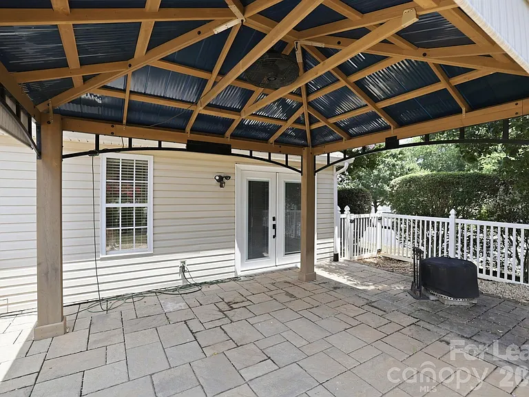 9501 Constitution Hall Dr — Photo 31