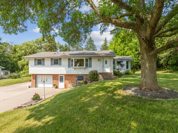 20920 Valley View Ter, Maple Grove, MN 55311