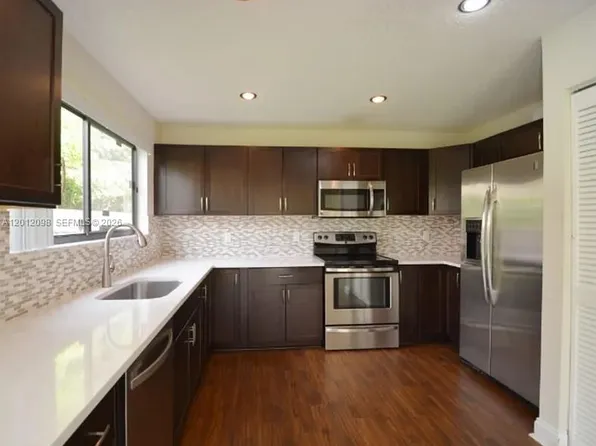 587 NW 38th Ave, Deerfield Beach, FL 33442