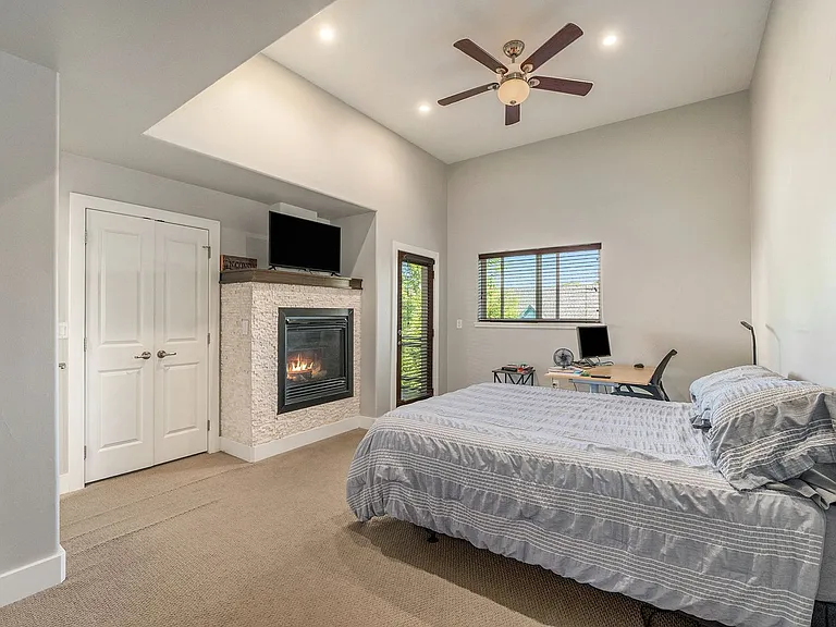 3315 W Hayward Pl — Photo 14
