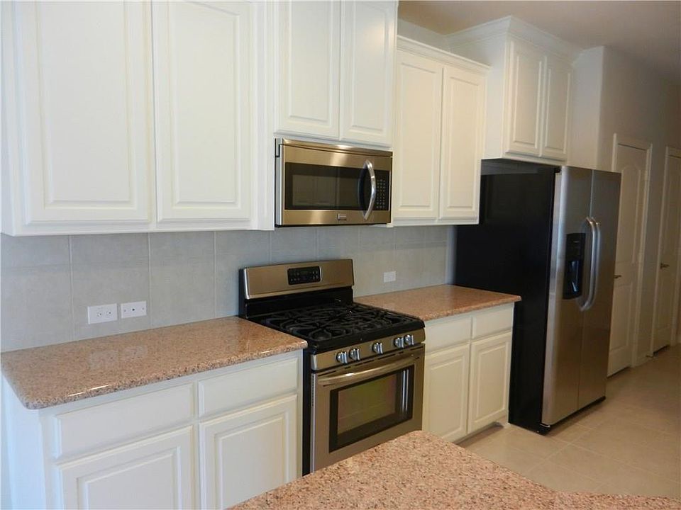 1st image of 538 Alexandra Ave