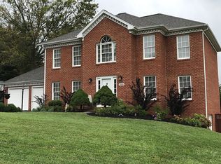 5009 Williamsburg Ct, Roanoke, VA 24018