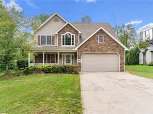 649 Cedar Dr, Cortland, OH