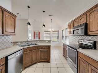 746 Countryside Dr, Aubrey, TX 76227