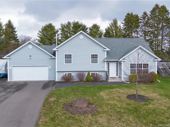 11 Homestead Dr, Hampton, NB E5N 0J8