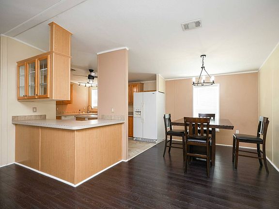 2nd image of 1096 SW 112th Way #3/7