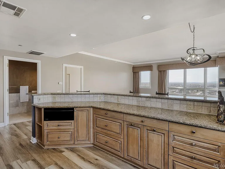 400 E 3rd Ave #1203 — Photo 19