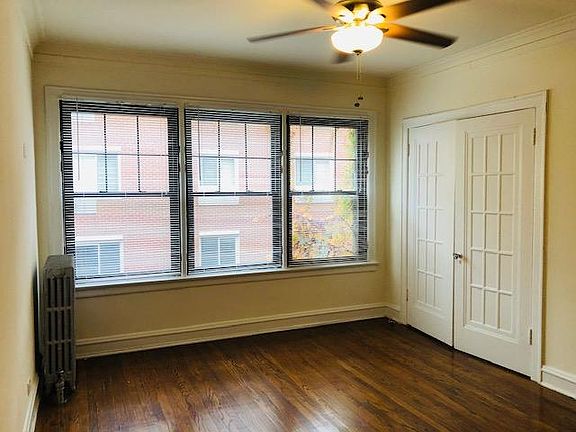 1 Bedroom Living Room