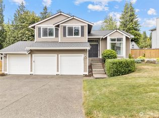 3811 Crystal Ridge Dr SE, Puyallup, WA 98372