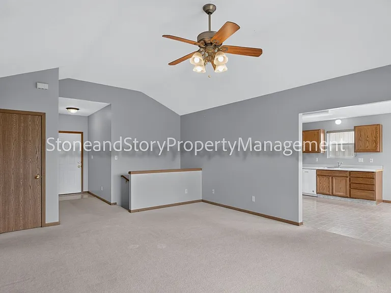 6926 SW 17th St — Photo 5