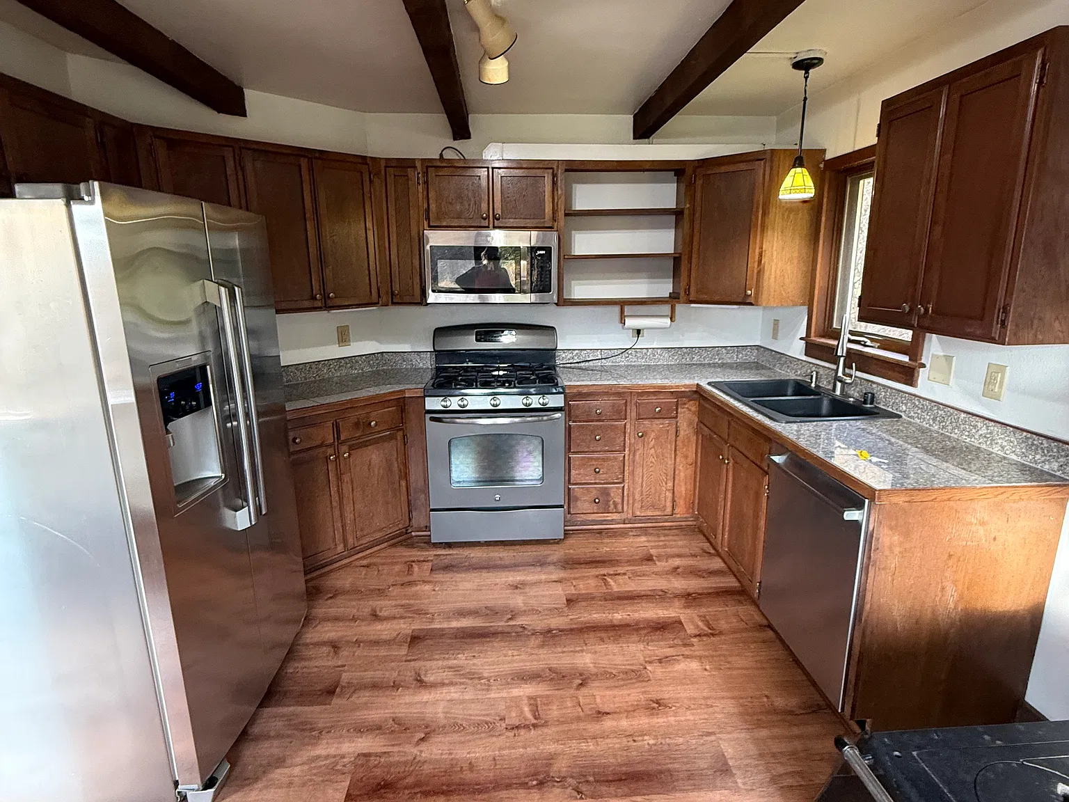 3 bed, 2309 sqft, $2,800 — Photo 2