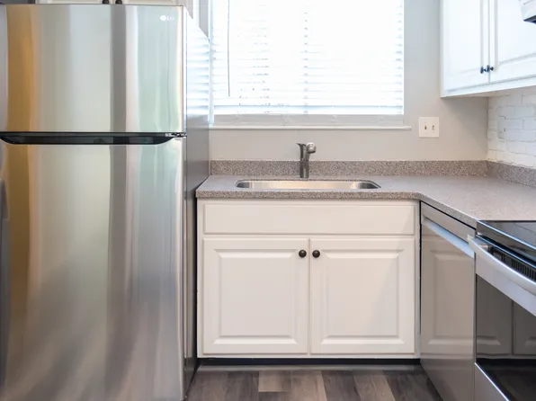 7126 Longstreet Dr #A, Raleigh, NC 27615