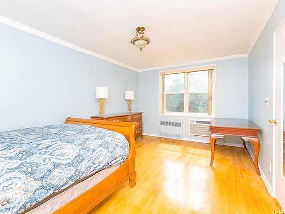 3rd image of 98 Dehaven Dr APT 4A