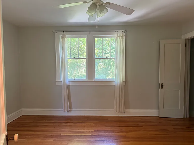 511 Court St S — Photo 16