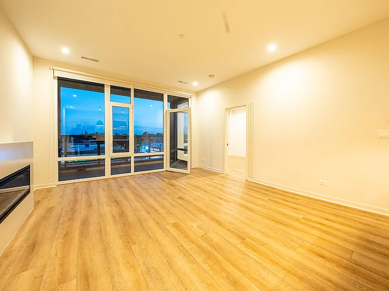 6338 W Belmont Ave #202 — Photo 7