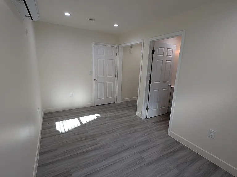 13435 Moorpark St — Photo 15
