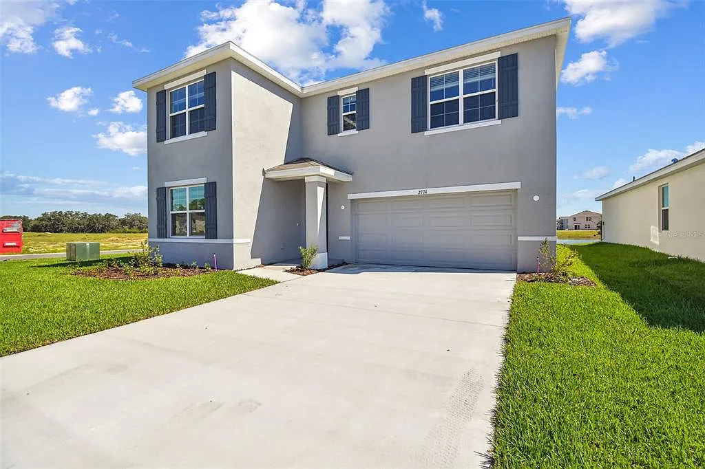 4 bed, 3.0 bath, 2371 sqft, $2,650 — Photo 3