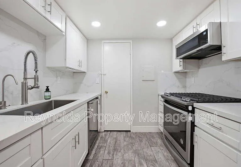 633 R Ave #35 — Photo 7