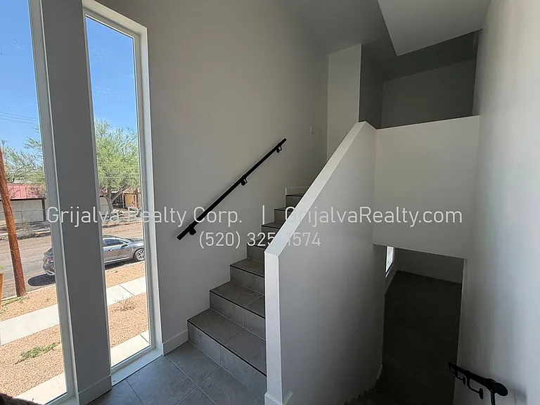 502 Fremont — Photo 9