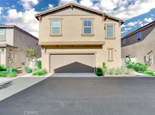 2526 Gunner Ridge Way, Rialto, CA 92377