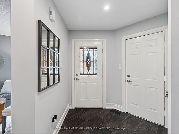 5th image of 18 Rush Rd