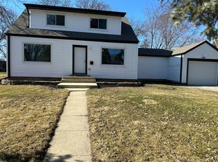1S480 Monterey Ave, Oakbrook Terrace, IL 60181