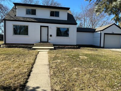 1S480 Monterey Ave, Oakbrook Terrace, IL, 60181