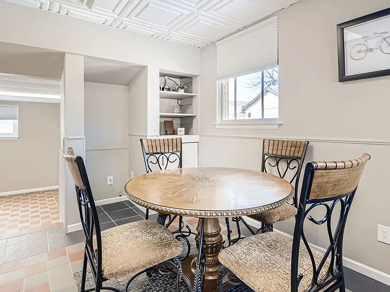 1207 Court St — Photo 8