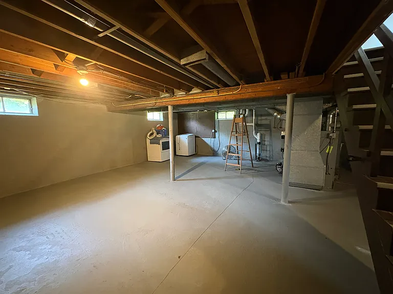 136 Putney Dr — Photo 11