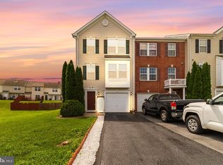 726 Prentiss Point Pkwy, Martinsburg, WV 25401