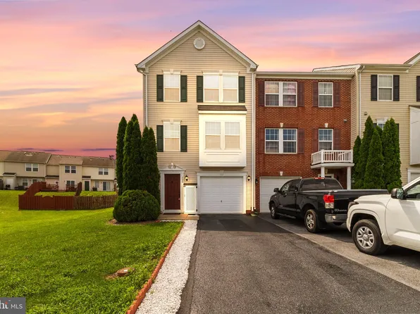 726 Prentiss Point Pkwy, Martinsburg, WV 25401