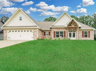 281 Rustic Pines Dr, Lufkin, TX 75904