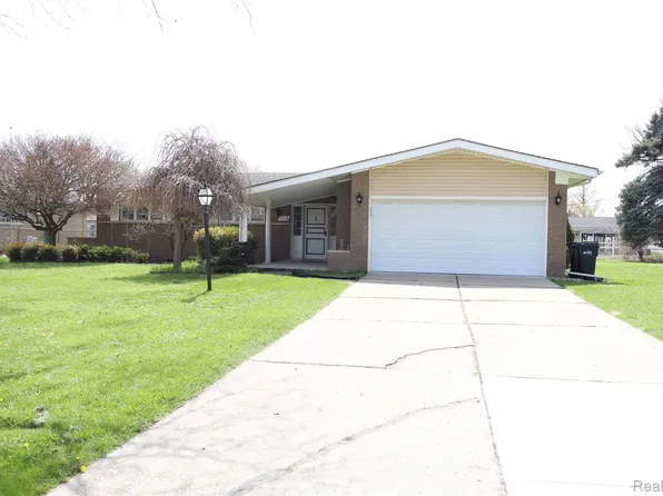 11114 Greendale Dr, Sterling Heights, MI 48312