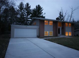 3576 Upton Dr, Troy, MI