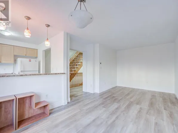 3036 Dewridge Ave, Oakville, ON L6M 5H9