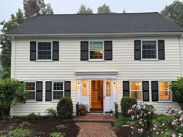 7 Richard Rd, Lexington, MA 02421