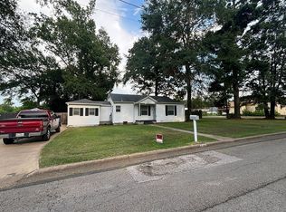 302 N Parker Ln, Carthage, TX 75633