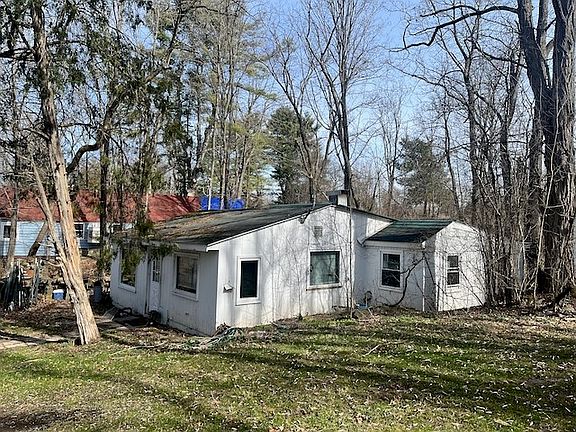 2nd image of 903 Cayuga Heights Rd