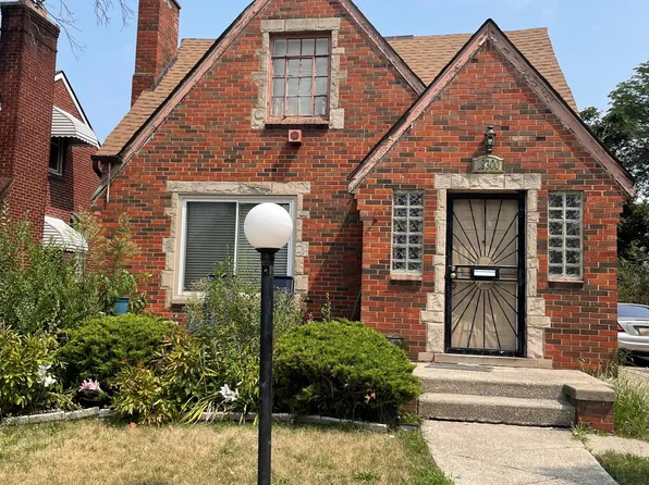 18300 Robson St, Detroit, MI 48235