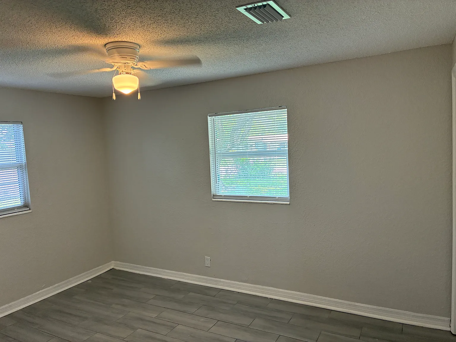4 bed, 2061 sqft, $2,750 — Photo 3
