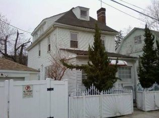 16010 Station Rd, Flushing, NY 11358