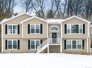 521 Curtiss St, Southington, CT 06489