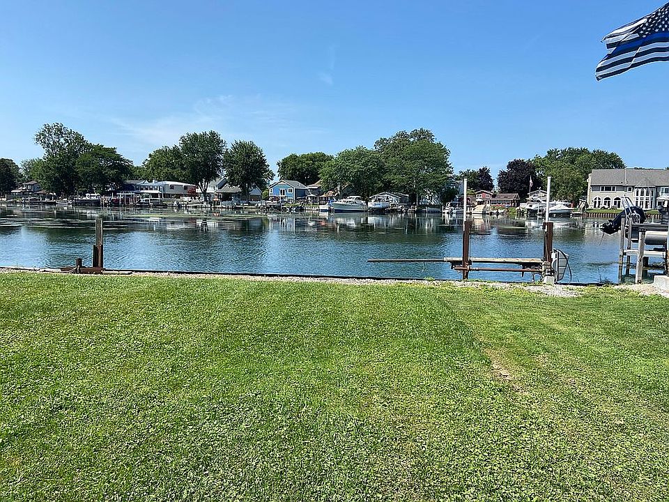 30612 Island Dr, Gibraltar, MI 48173 Zillow